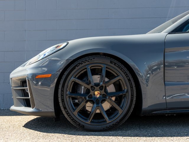 New 2025 Porsche Panamera 4 image 12