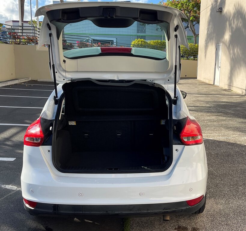Used 2018 Ford Focus SEL FWD image 6