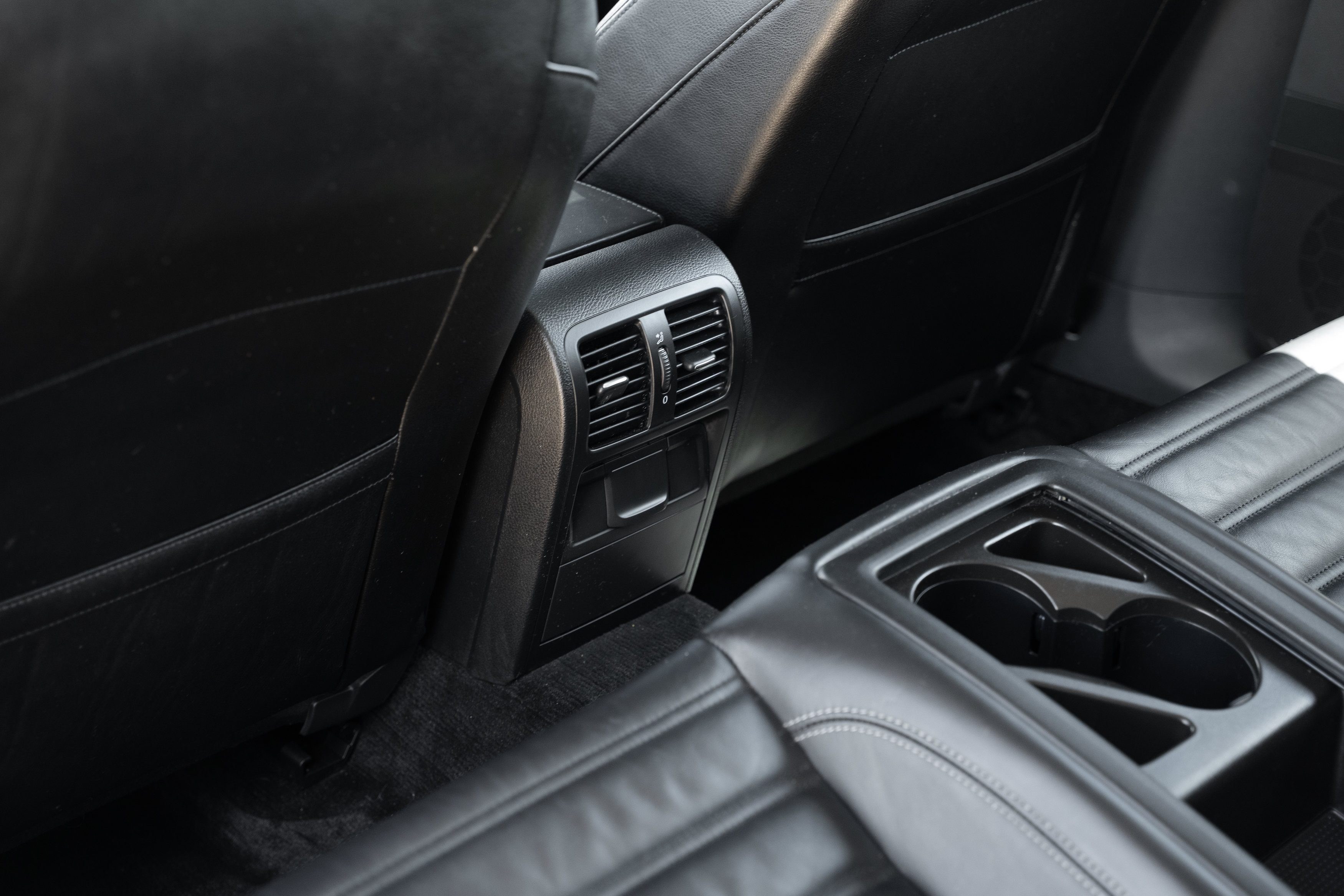 Used 2009 Volkswagen CC Luxury FWD image 24