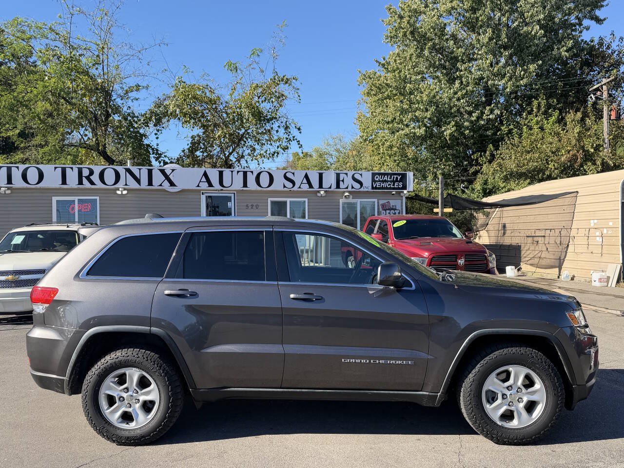 Used 2014 Jeep Grand Cherokee Laredo w/ Quick Order Package 23E AWD/4WD image 6