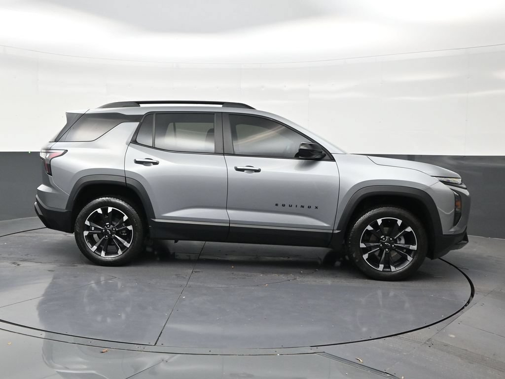 Used 2026 Chevrolet Equinox RS FWD image 6
