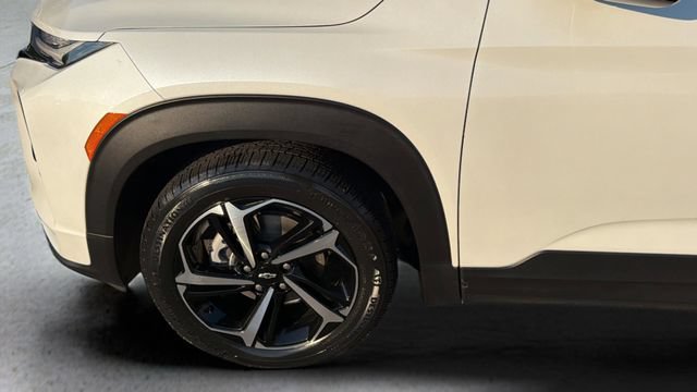Used 2022 Chevrolet TrailBlazer RS w/ Sun and Liftgate Package FWD image 37