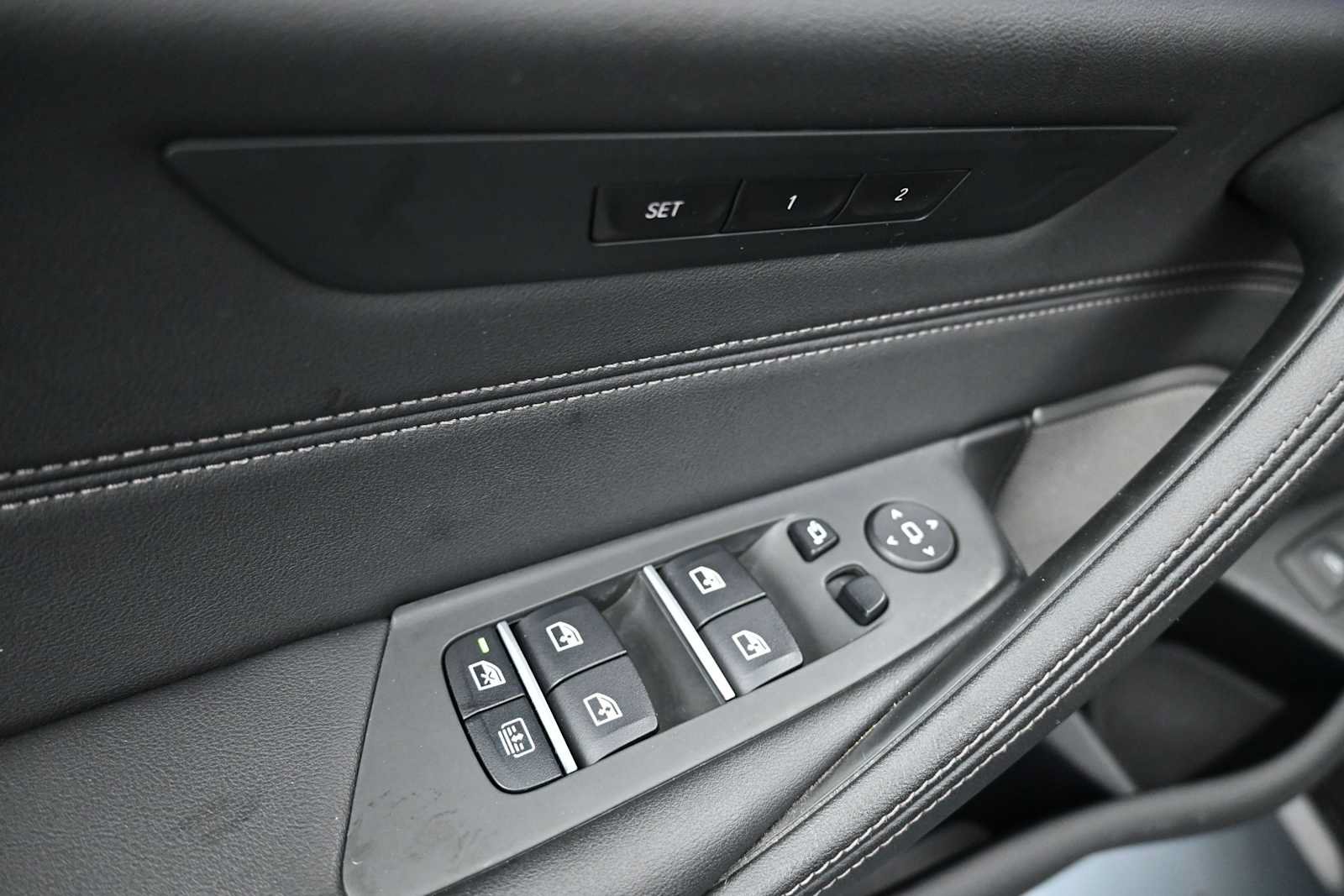 Used 2022 BMW 530e w/ Executive Package RWD image 9