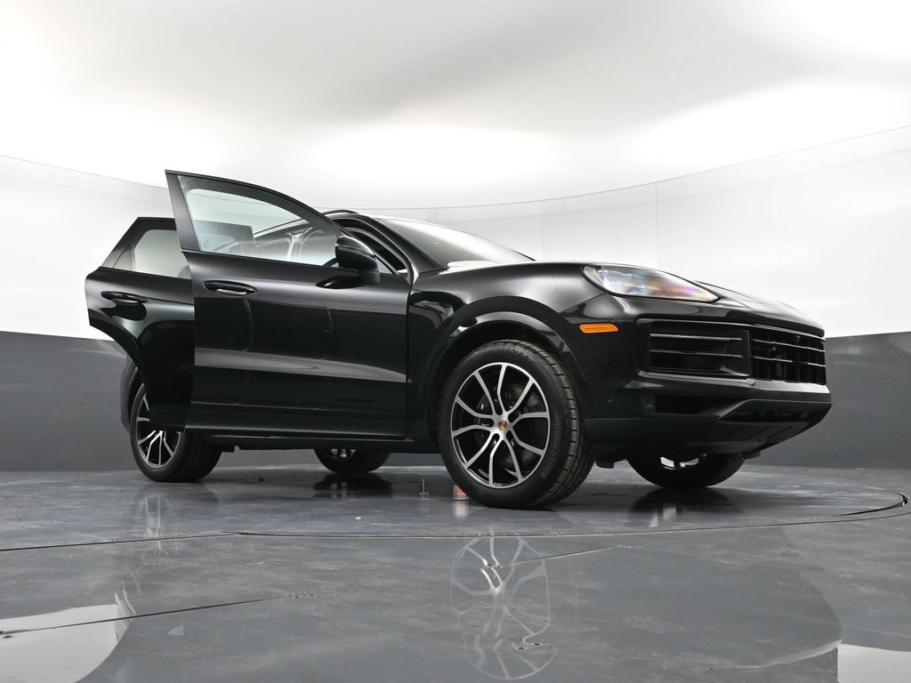 Certified 2026 Porsche Cayenne AWD/4WD image 37
