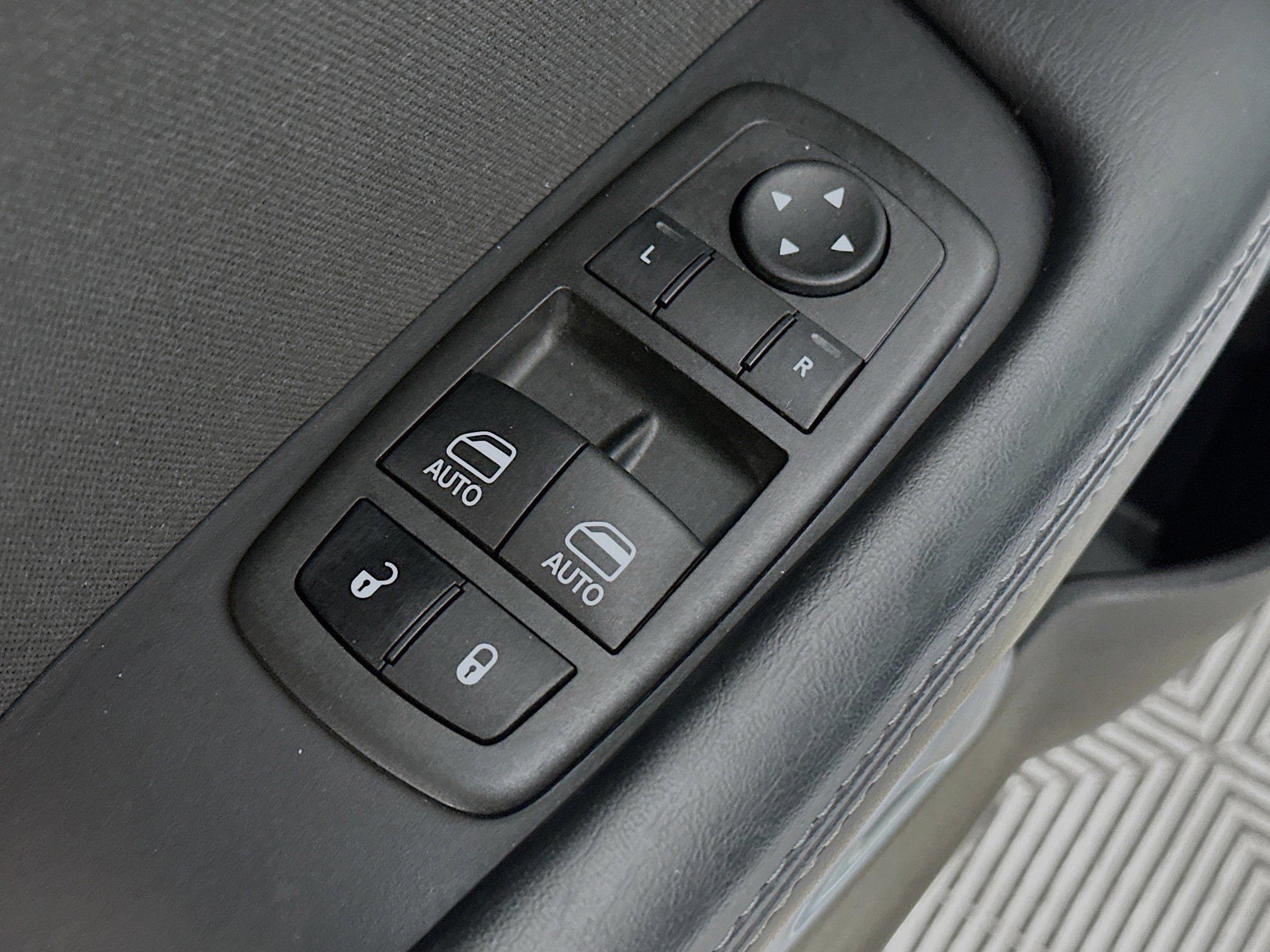 Used 2022 Dodge Challenger GT image 17