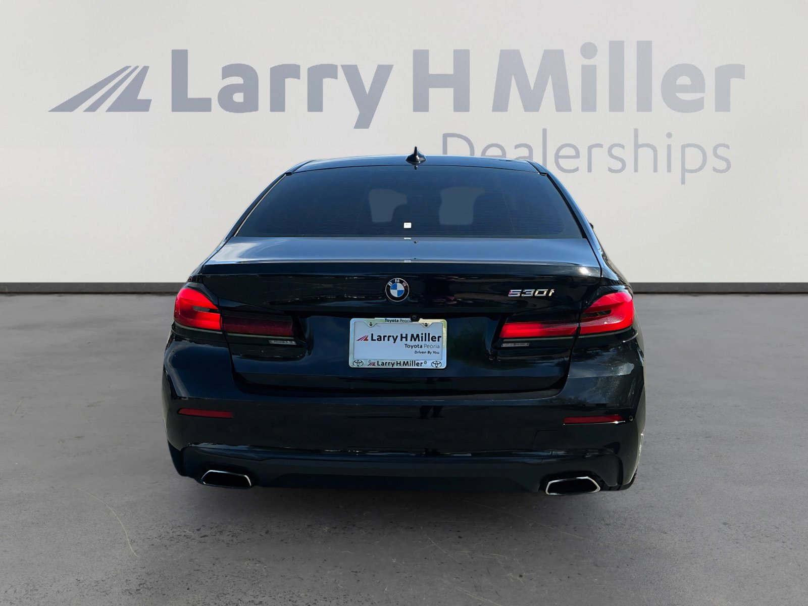 Used 2021 BMW 530i w/ Convenience Package image 4
