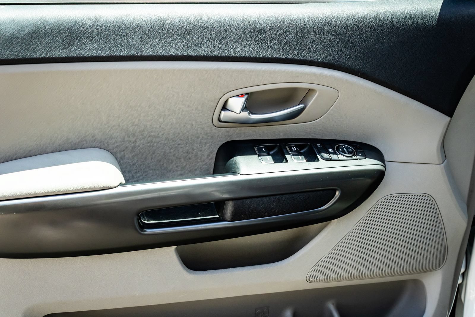 Used 2020 Kia Sedona LX FWD image 23