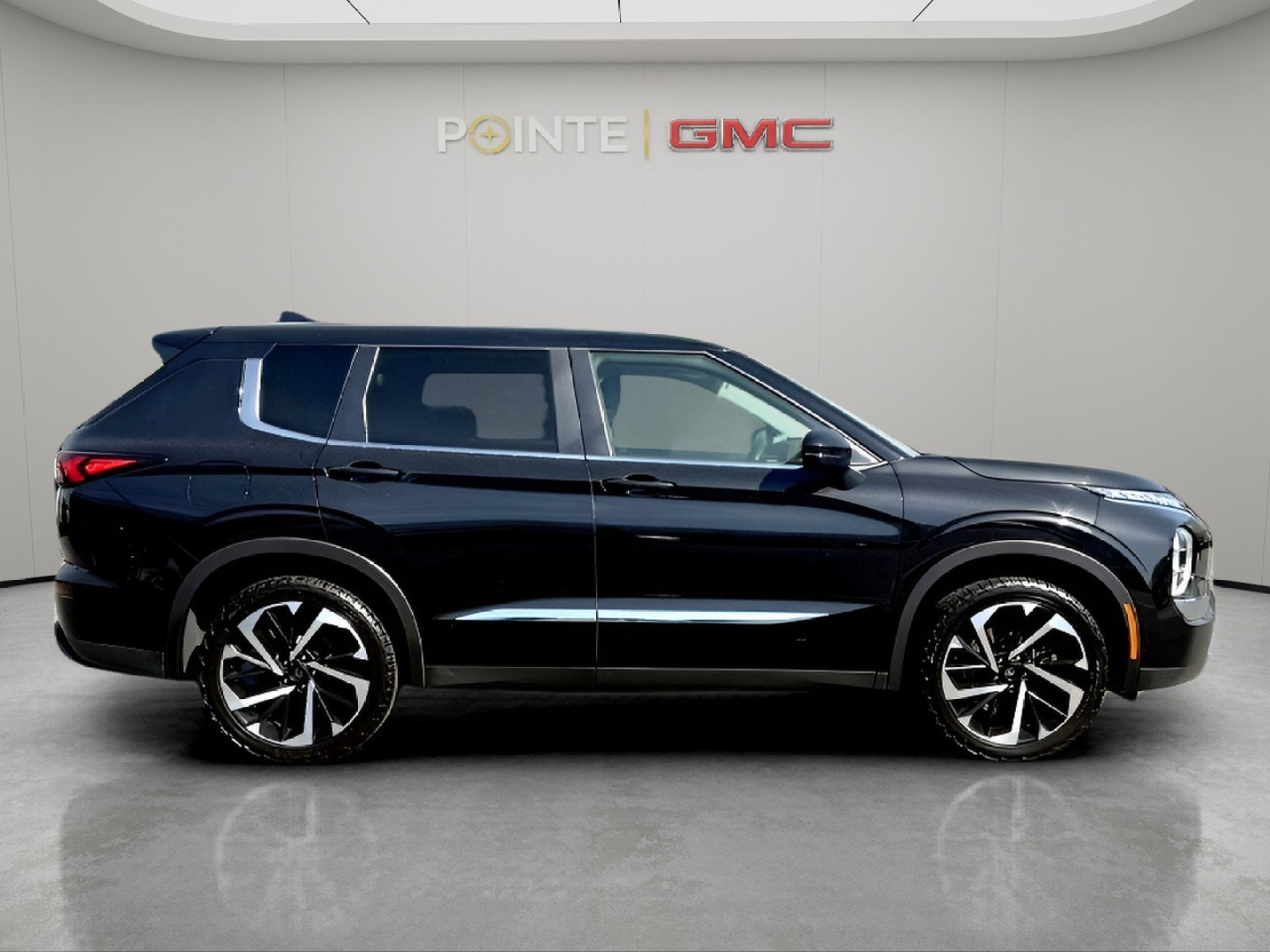 Used 2022 Mitsubishi Outlander ES AWD/4WD image 7