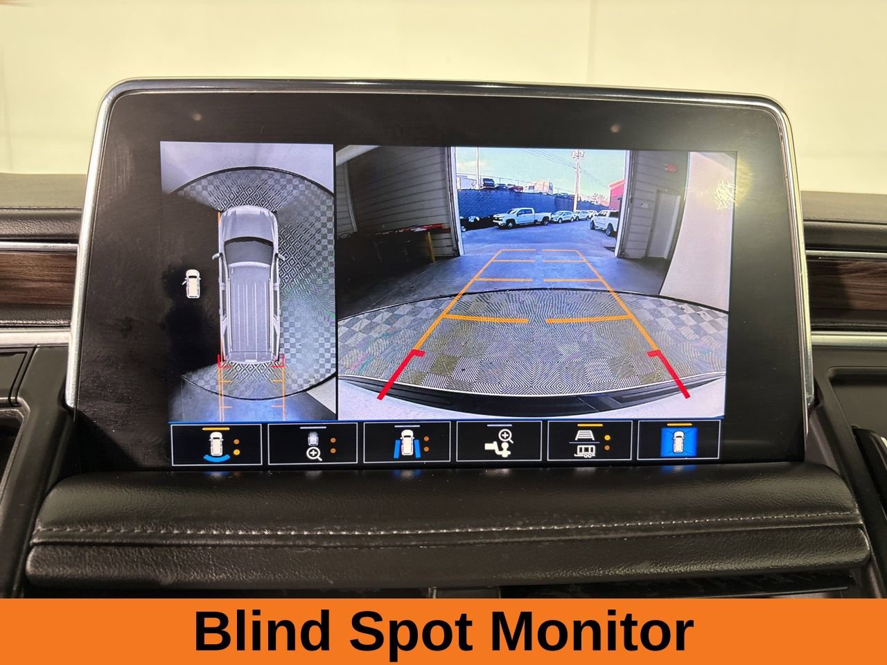 Used 2021 Chevrolet Tahoe Z71 w/ Z71 Off-Road Package image 19