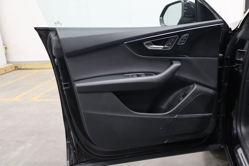 Used 2019 Audi Q8 Premium Plus image 16