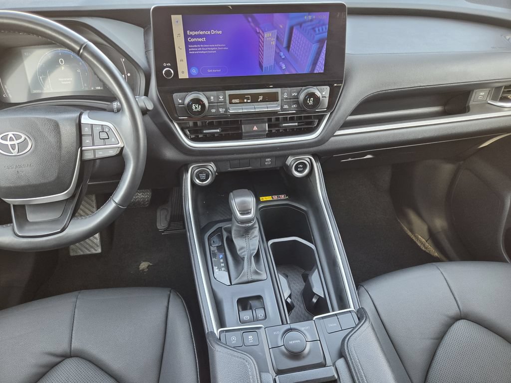 Used 2025 Toyota Grand Highlander FWD image 17