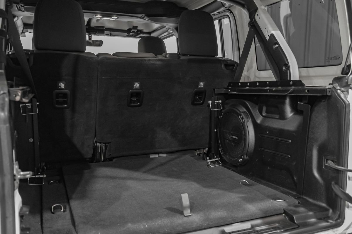 Used 2018 Jeep Wrangler Unlimited Sahara image 58