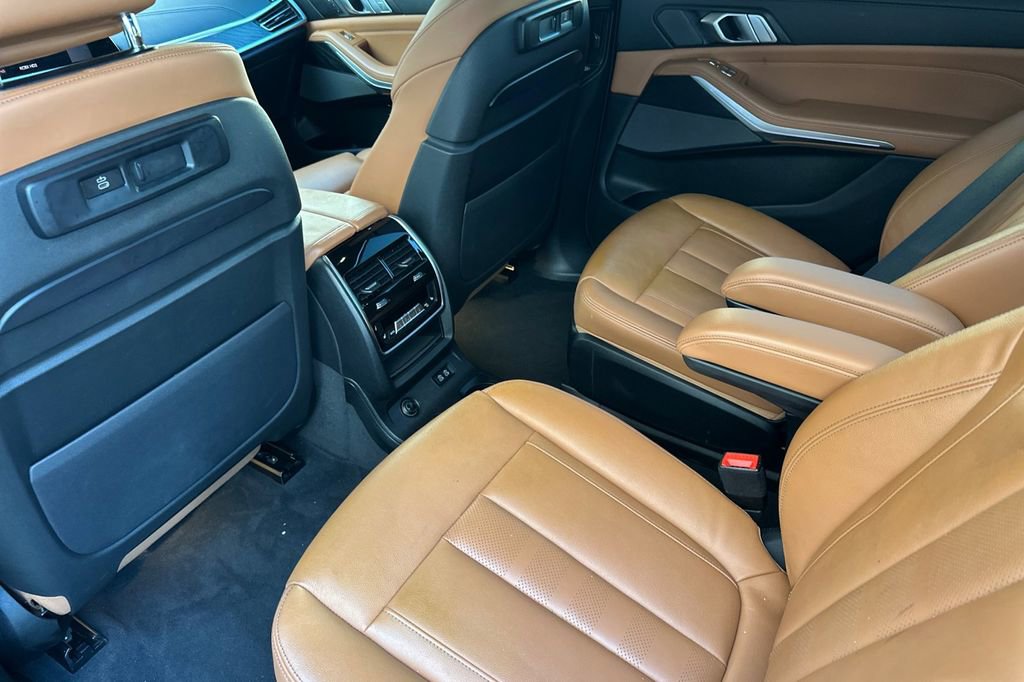 Used 2021 BMW X7 xDrive40i w/ M Sport Package image 12