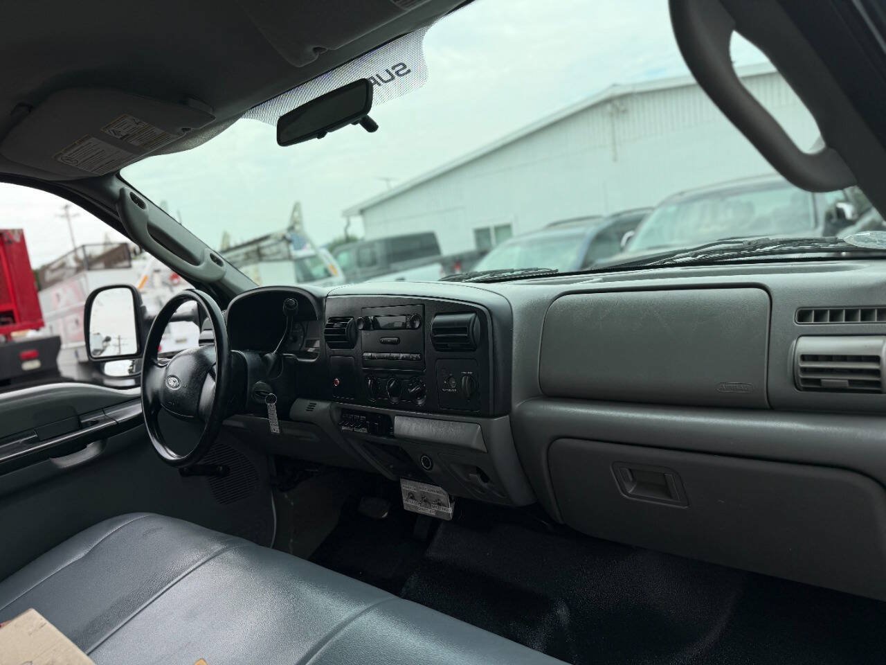 Used 2006 Ford F450 2WD Regular Cab Super Duty image 30