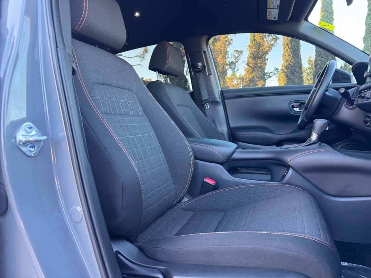 Used 2025 Honda HR-V Sport image 19