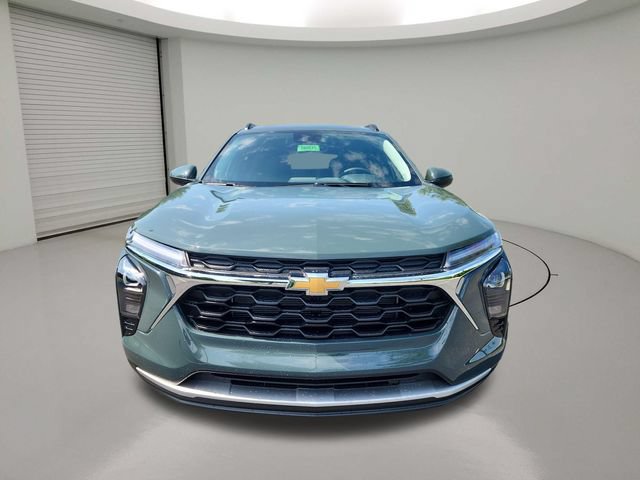 New 2026 Chevrolet Trax LT w/ Sunroof Package FWD image 2