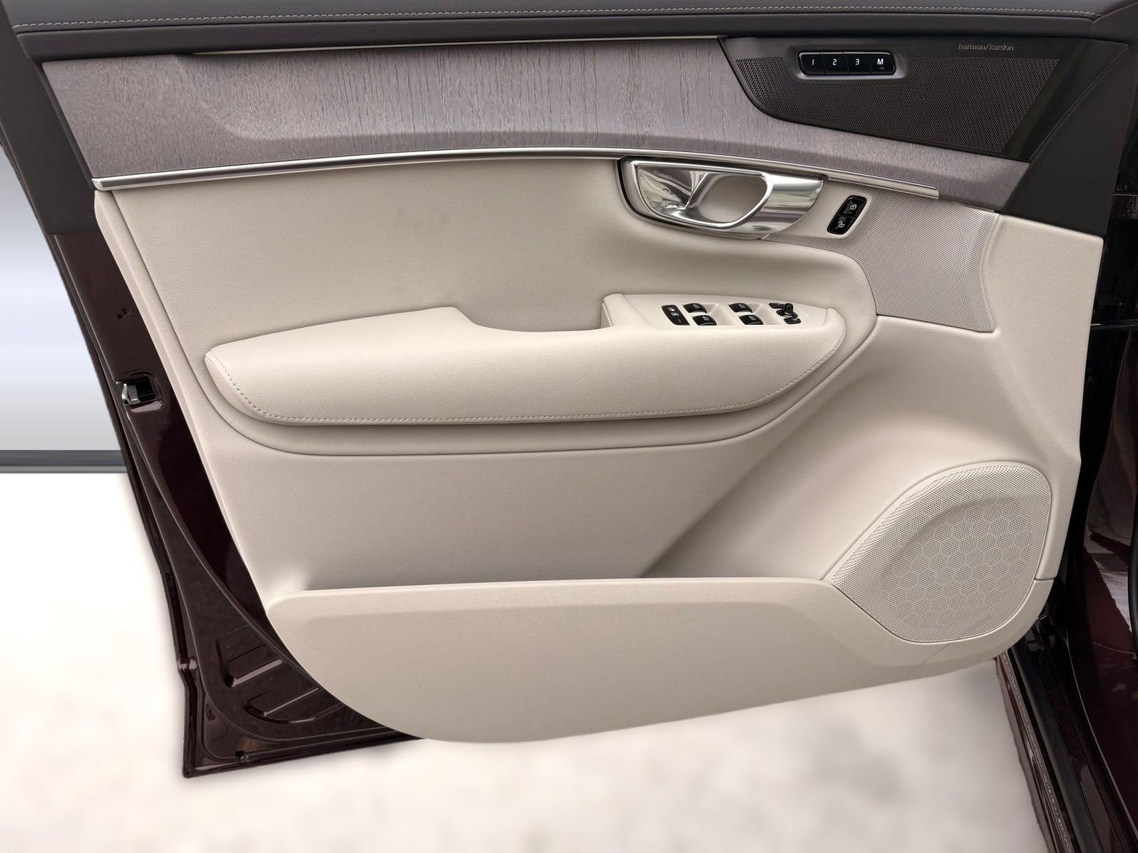 New 2026 Volvo XC90 B6 Ultra w/ Protection Package image 22