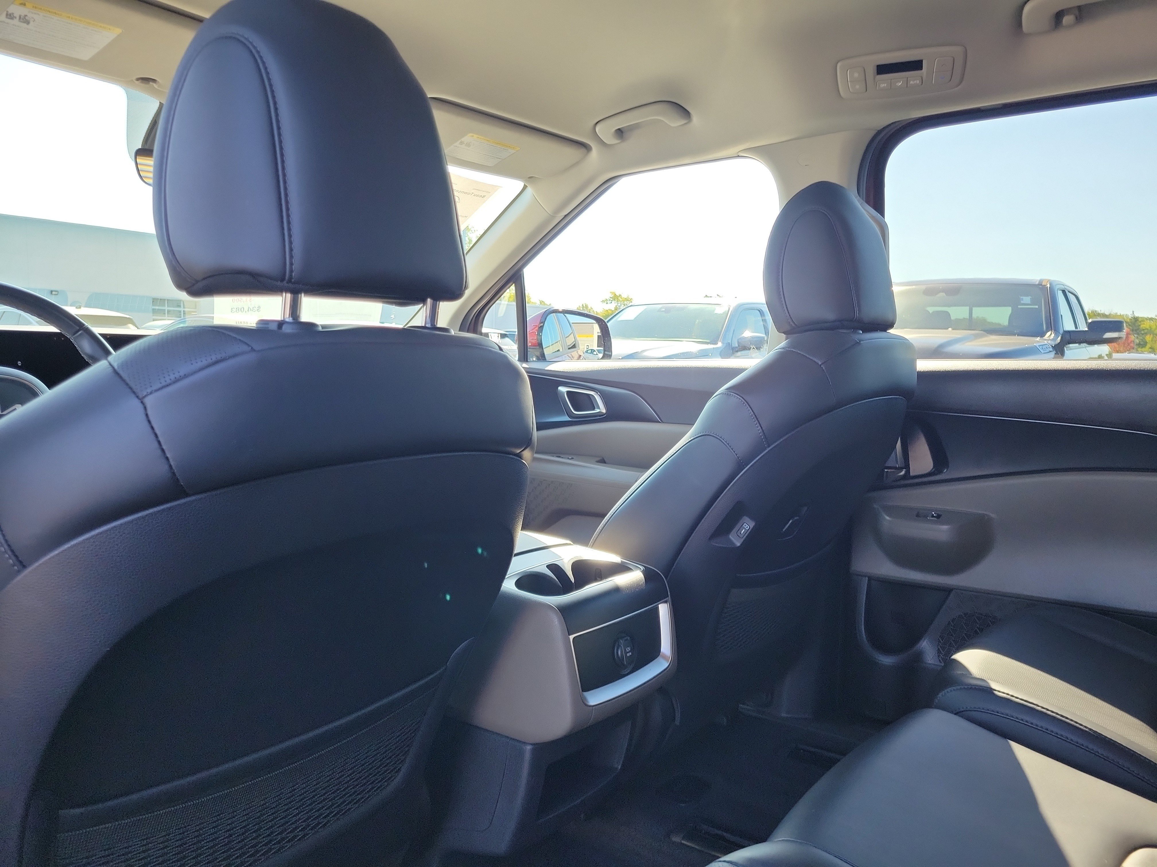 Used 2026 Kia Carnival FWD image 13
