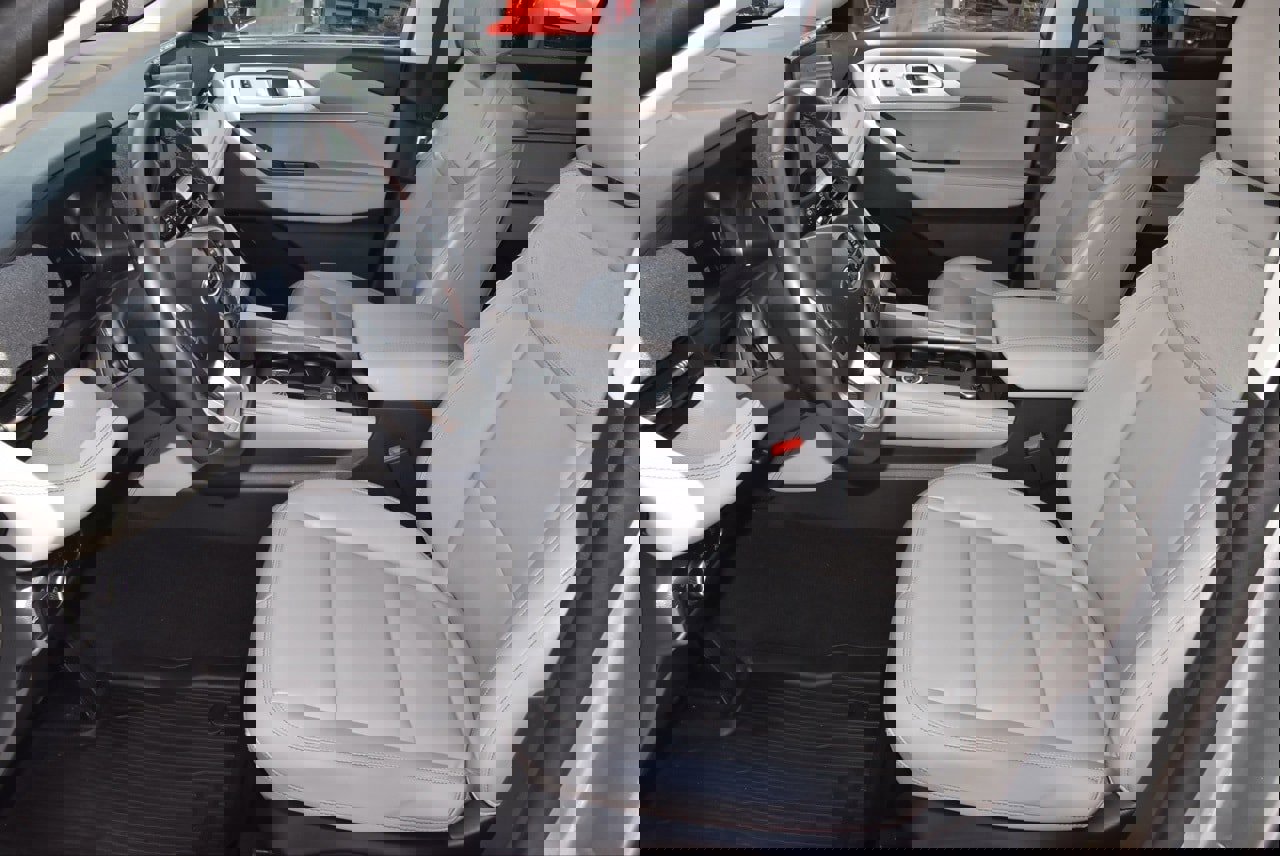 Certified 2025 Ford Explorer Active w/ Active Comfort Package image 13