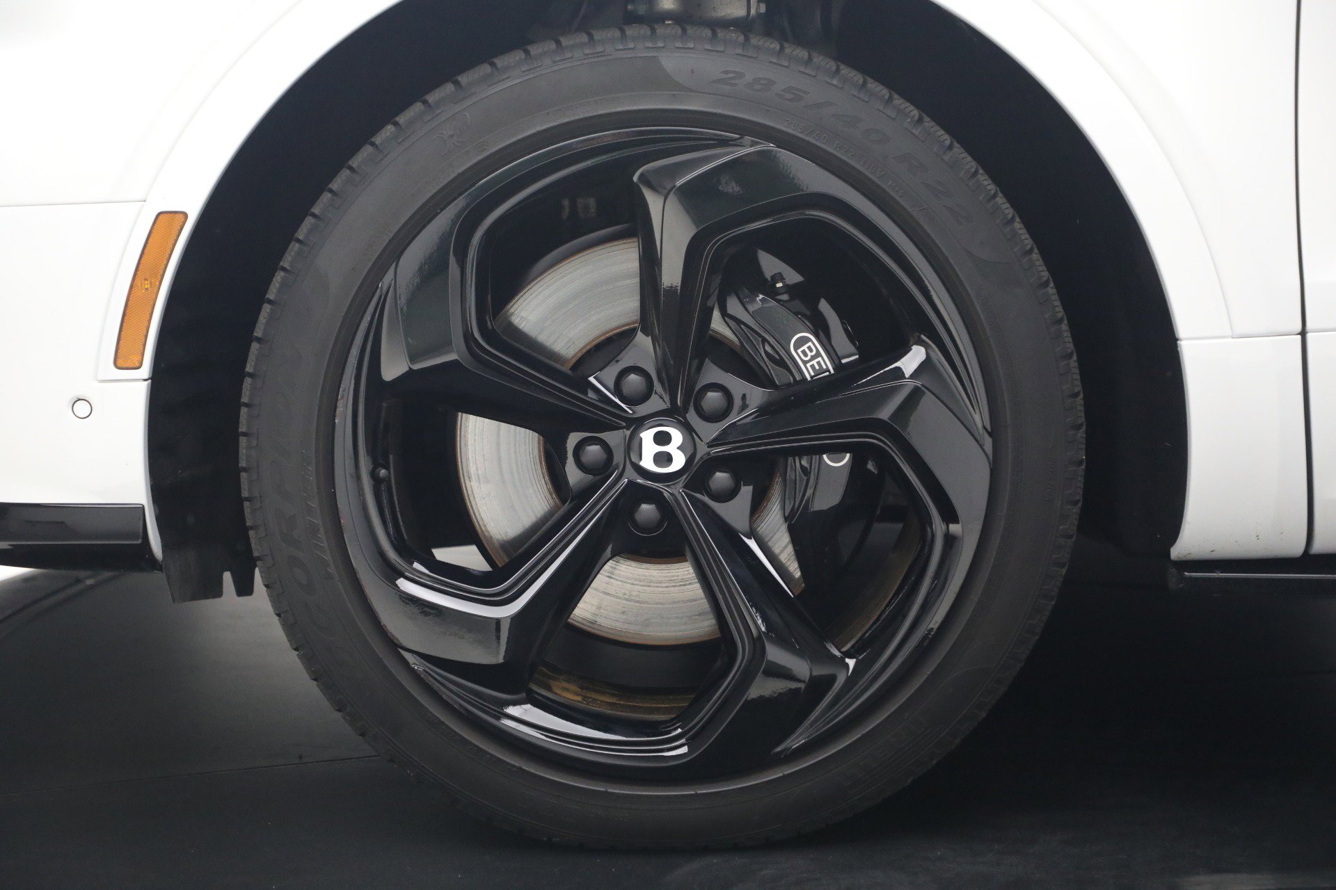 Used 2023 Bentley Bentayga AWD/4WD image 14