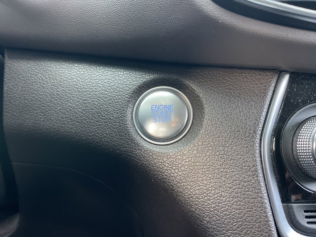 Used 2020 Hyundai Santa Fe Limited w/ Cargo Package image 16