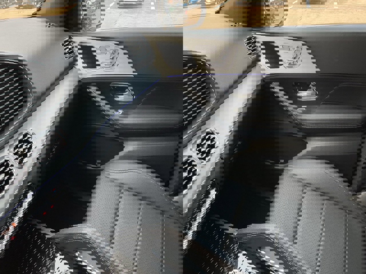 Used 2024 Mercedes-Benz GLE 350 4MATIC image 41