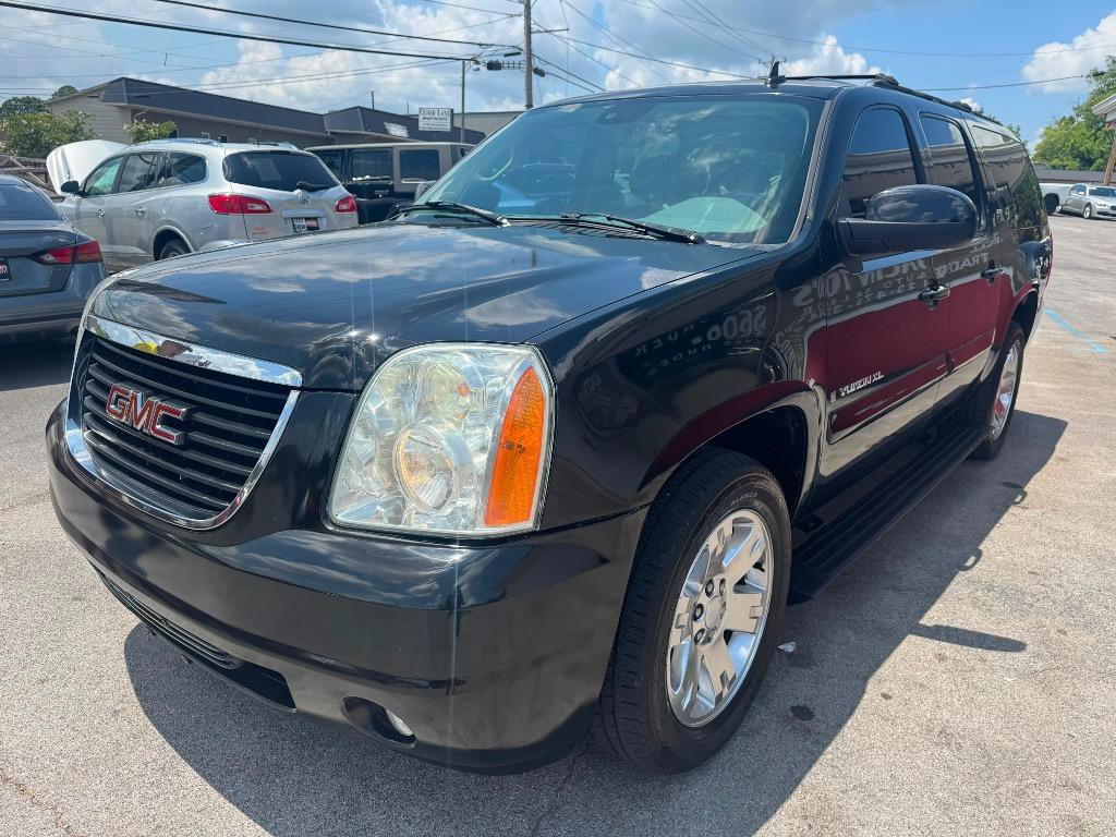 Used 2007 GMC Yukon XL SLT w/ SLT Preferred Equipment Group AWD/4WD image 4