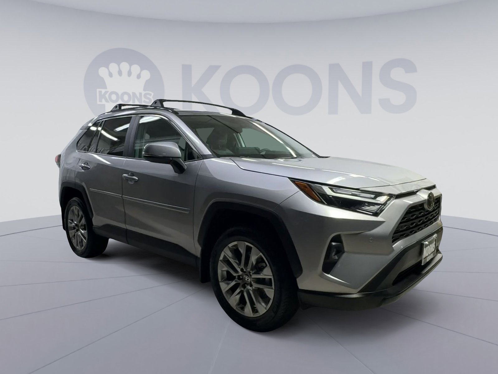 Used 2023 Toyota RAV4 XLE Premium AWD/4WD image 2