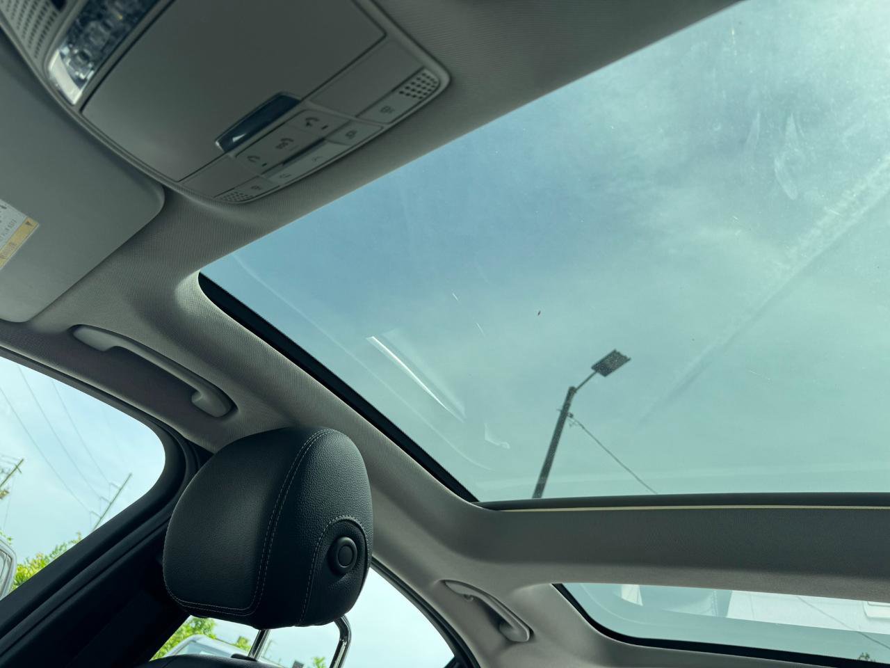 Used 2015 Mercedes-Benz C 300 4MATIC Sedan image 22