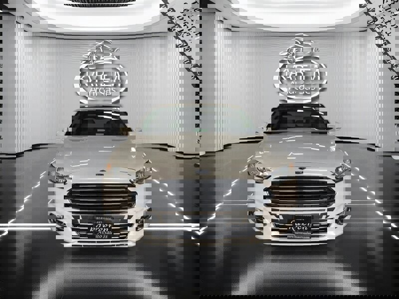 Used 2013 Ford Fusion SE image 2