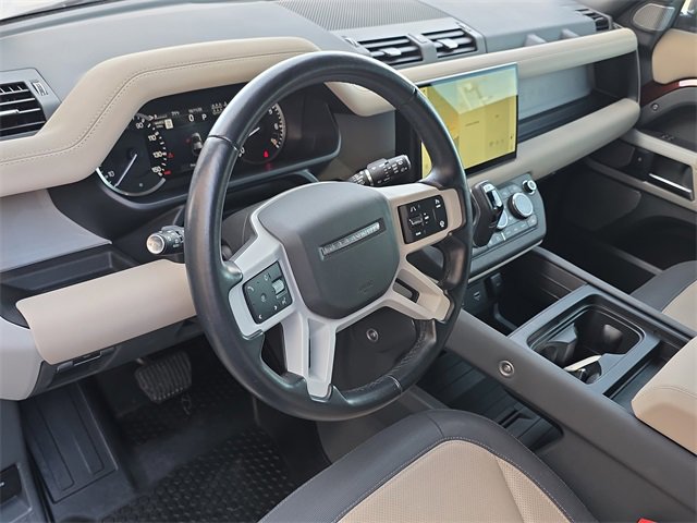 Used 2023 Land Rover Defender 130 X-Dynamic SE image 17