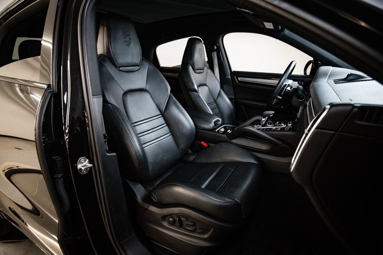 Certified 2023 Porsche Cayenne Platinum Edition AWD/4WD image 29