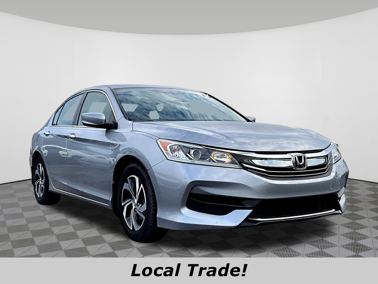 Used 2016 Honda Accord LX image 3