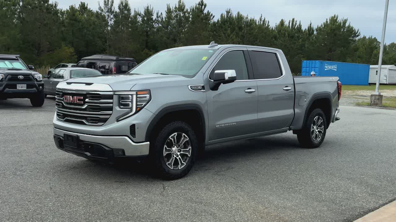 Used 2025 GMC Sierra 1500 SLT AWD/4WD image 4