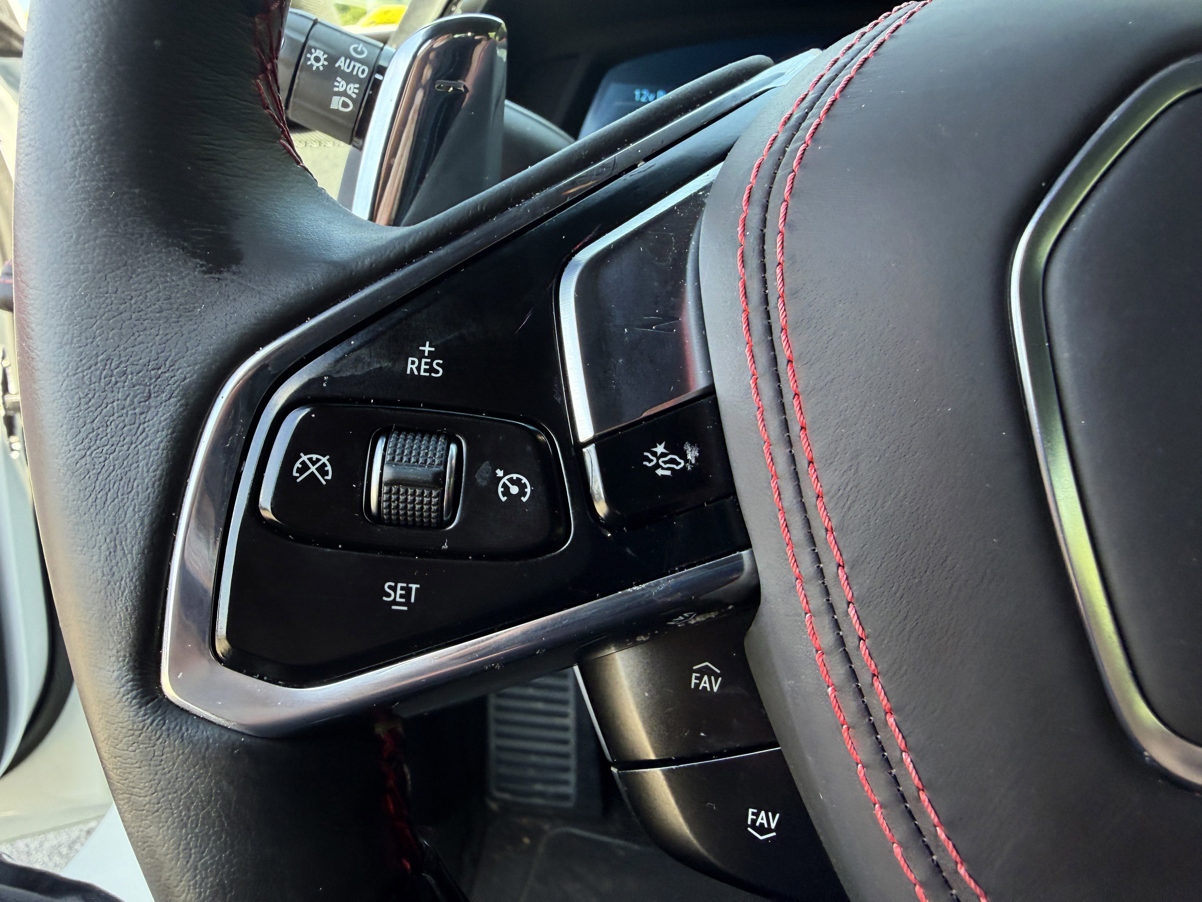 Used 2025 Chevrolet Corvette Stingray Preferred Cpe w/ Z51 Performance Package RWD image 18
