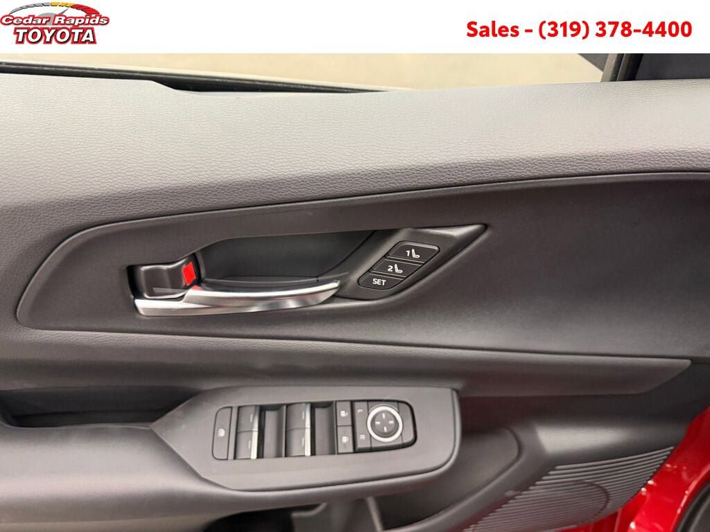 New 2026 Toyota Prius Plug-In Hybrid image 8