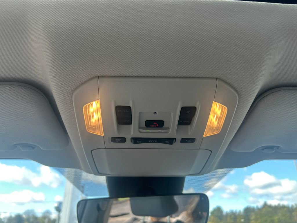 Certified 2025 Toyota Highlander XLE image 32