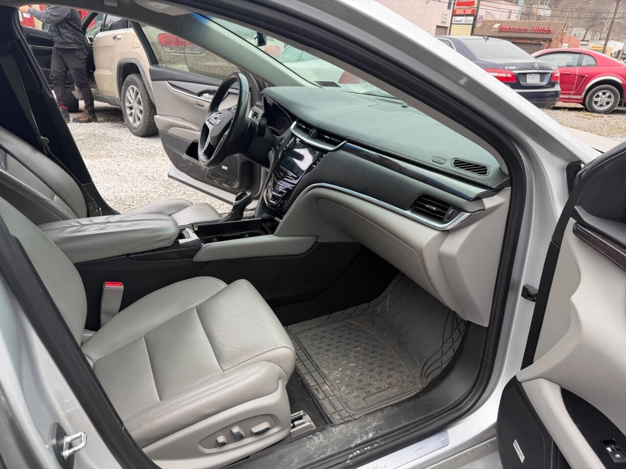 Used 2016 Cadillac XTS Luxury image 15