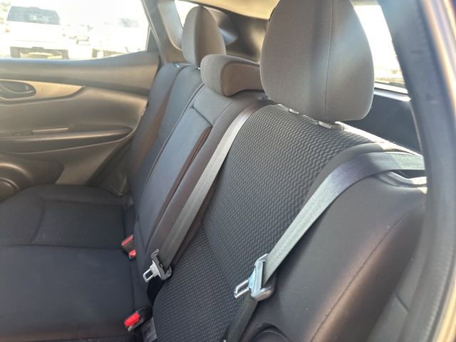 Used 2020 Nissan Rogue Sport S image 15