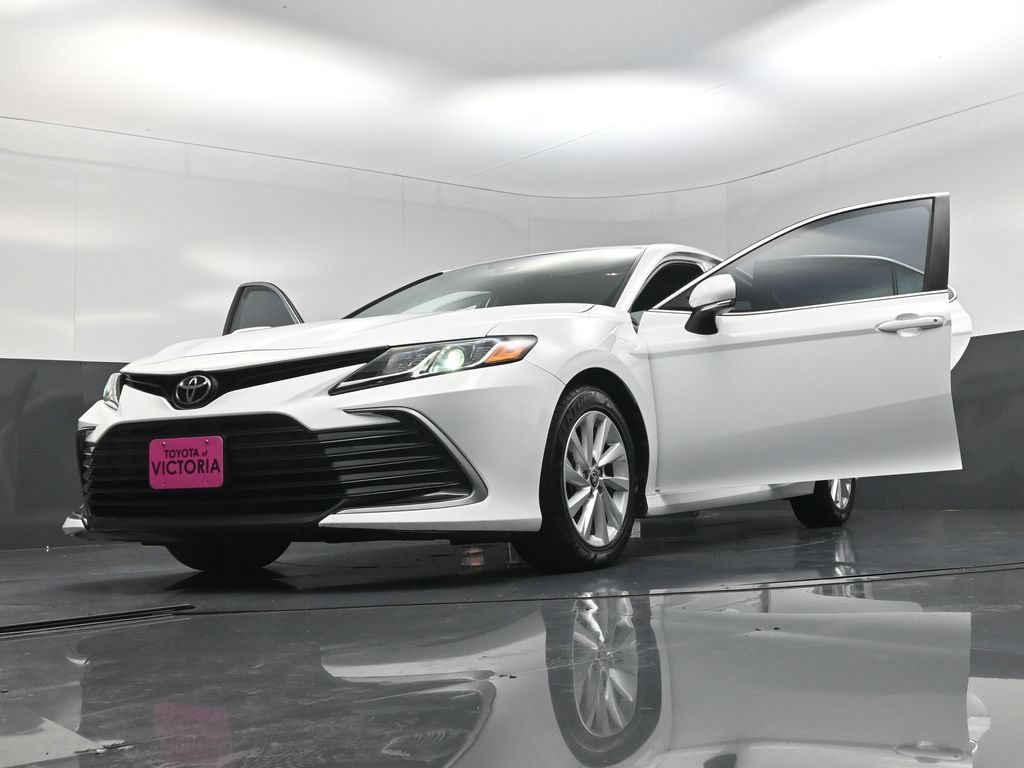 Used 2024 Toyota Camry LE w/ Convenience Package FWD image 27