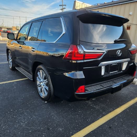 Used 2017 Lexus LX 570 4WD image 9