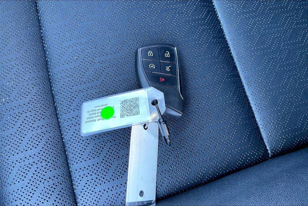 Used 2025 Chevrolet Equinox LT w/ Convenience Package II image 11