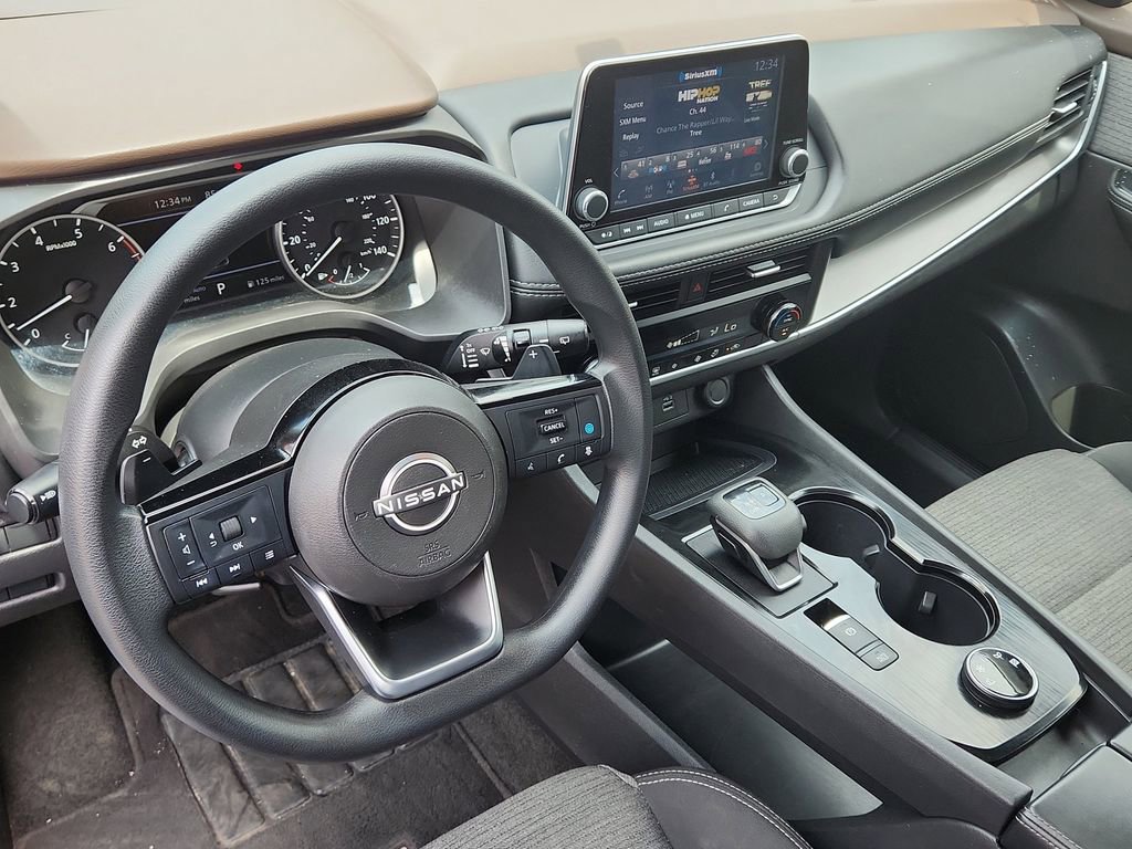 Used 2023 Nissan Rogue SV image 8