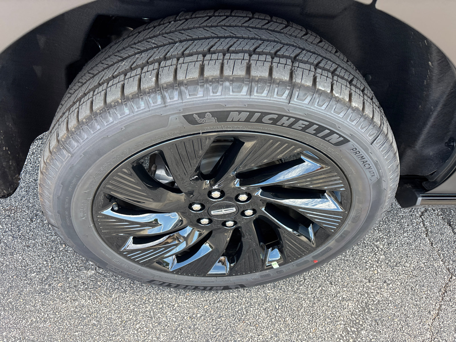 New 2027 Lincoln Navigator Reserve w/ Jet Appearance Package AWD/4WD image 11