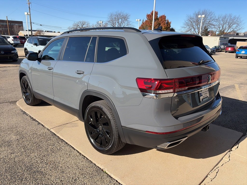 Certified 2025 Volkswagen Atlas SE image 6