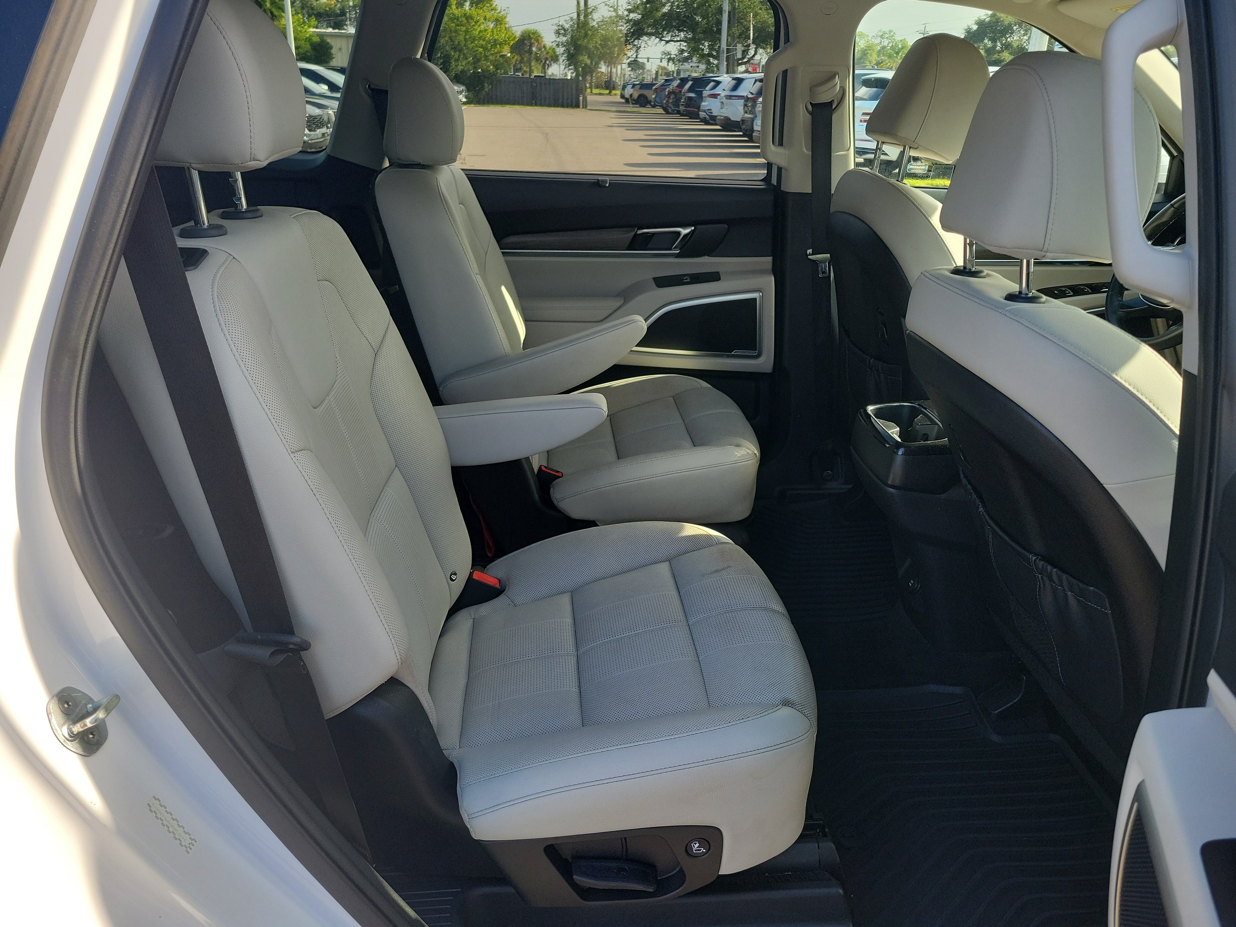 Used 2021 Kia Telluride EX w/ EX Premium Package FWD image 10