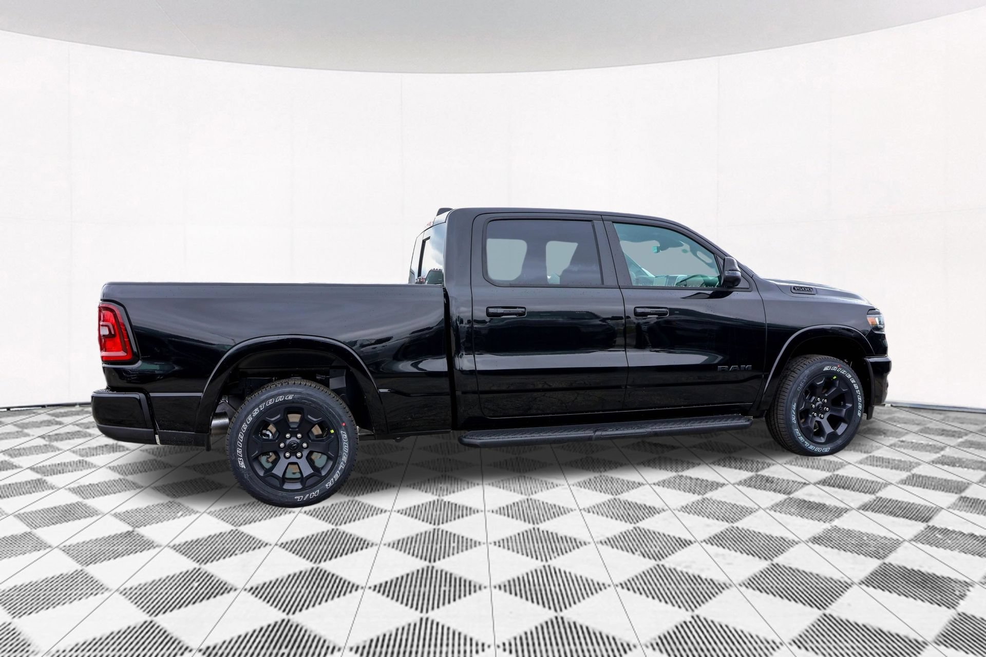 New 2026 RAM 1500 4x4 Crew Cab image 10