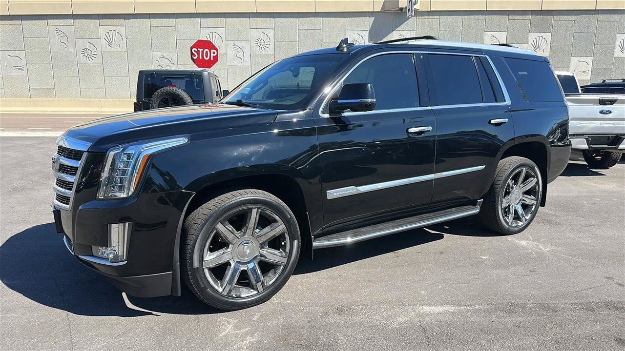Used 2015 Cadillac Escalade Luxury AWD/4WD image 65
