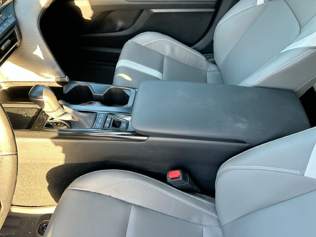 Used 2025 Toyota Camry SE FWD image 29
