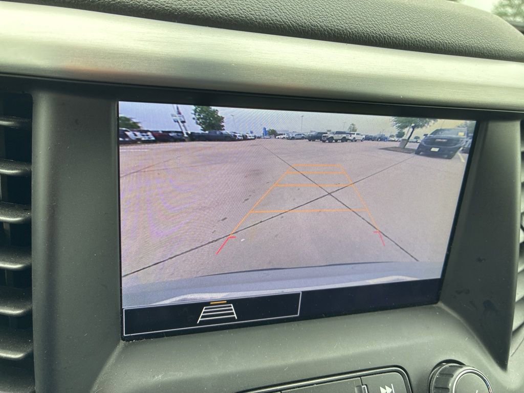 Used 2020 GMC Acadia SLE w/ Driver Convenience Package FWD image 11